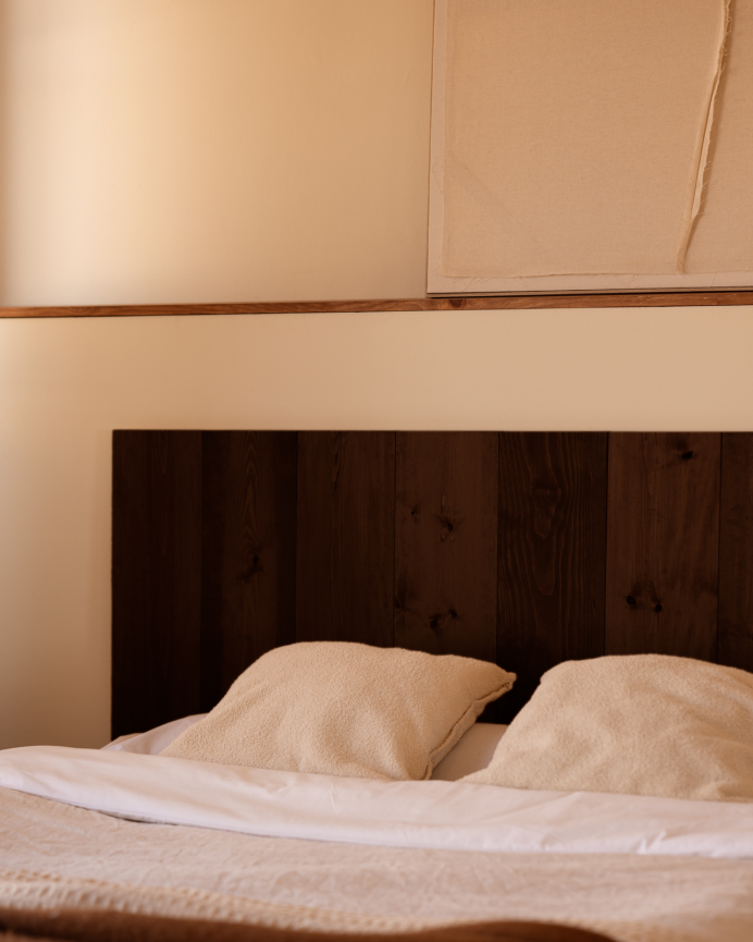 Tête de lit en bois massif ton noyer en différentes tailles