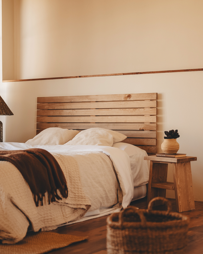Tête de lit en bois massif ton chêne foncé en différentes tailles