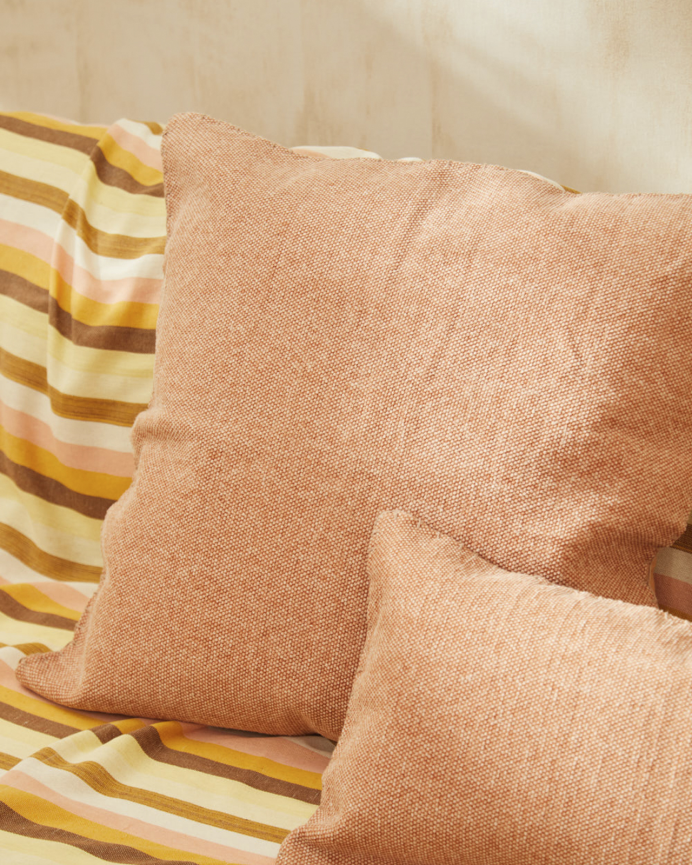 Housse de coussin en coton dhurrie couleur terre disponible en plusieurs tailles