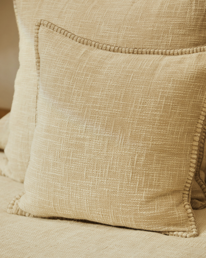 Housse de coussin en coton couleur écru disponible en plusieurs tailles