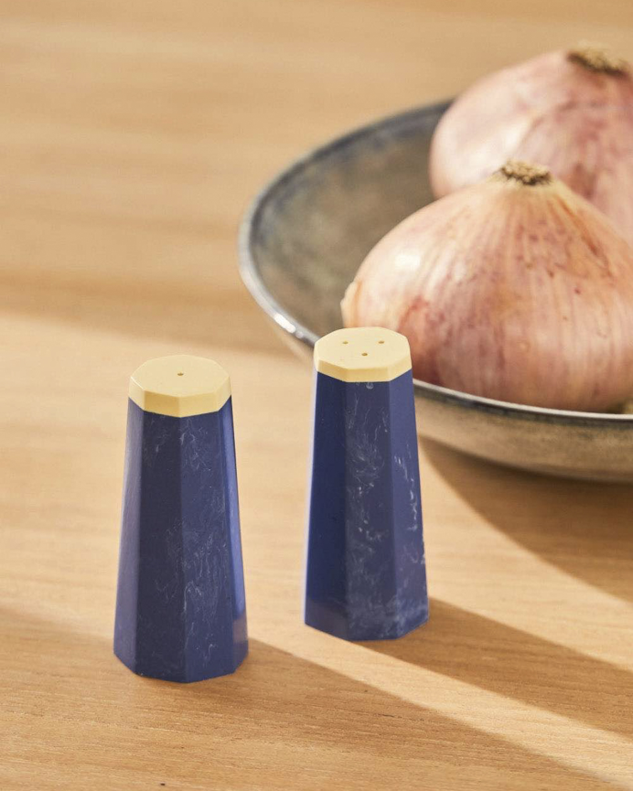 Set de salière et poivrière bleu 3,3x8 cm