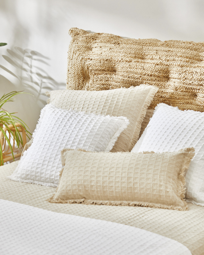 Housse de coussin en coton nid d’abeille couleur écru 30x60 cm