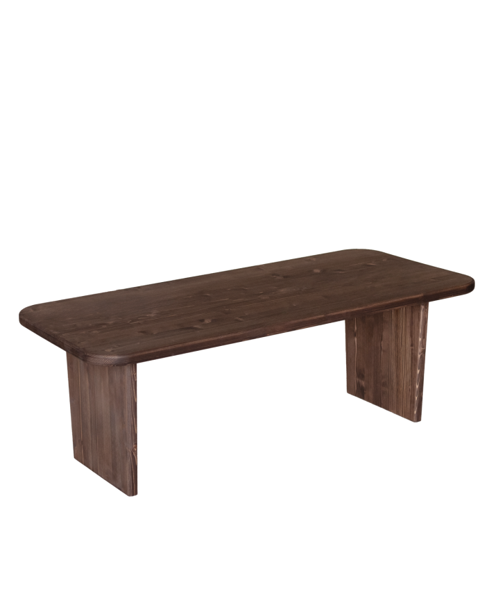 Table basse en bois massif dans le ton noyer de différentes tailles
