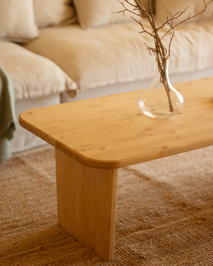 Table basse en bois massif dans le ton chêne moyen de différentes tailles