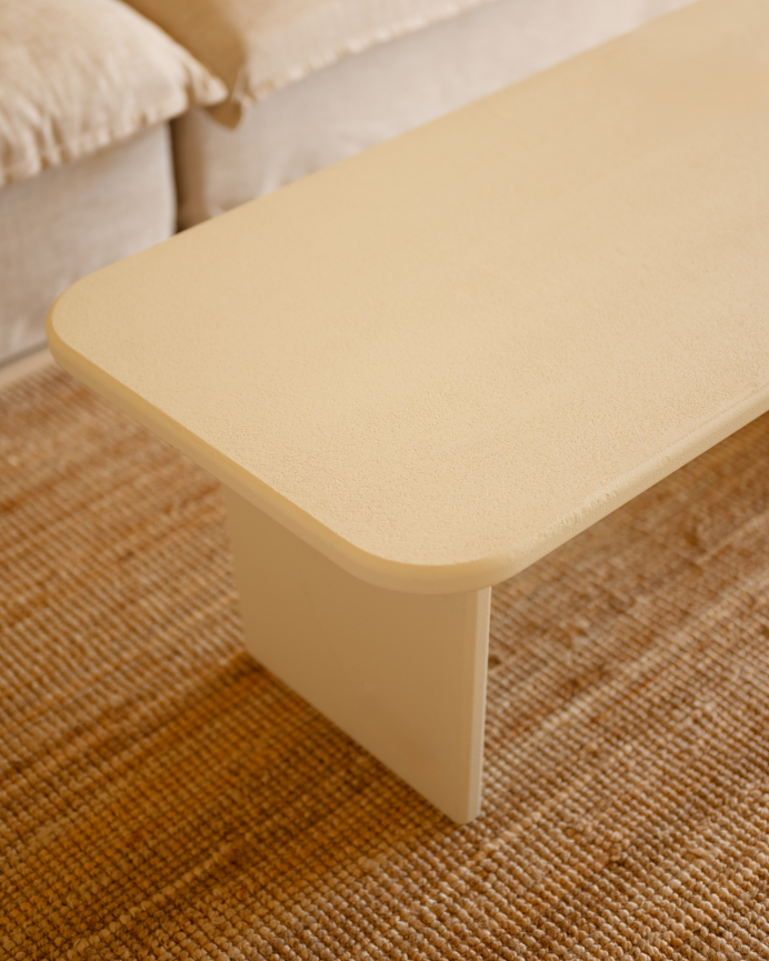 Table basse en microciment dans le ton blanc de différentes tailles