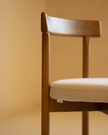 Chaise en bois de hêtre avec assise rembourrée color blanco de 75x38cm