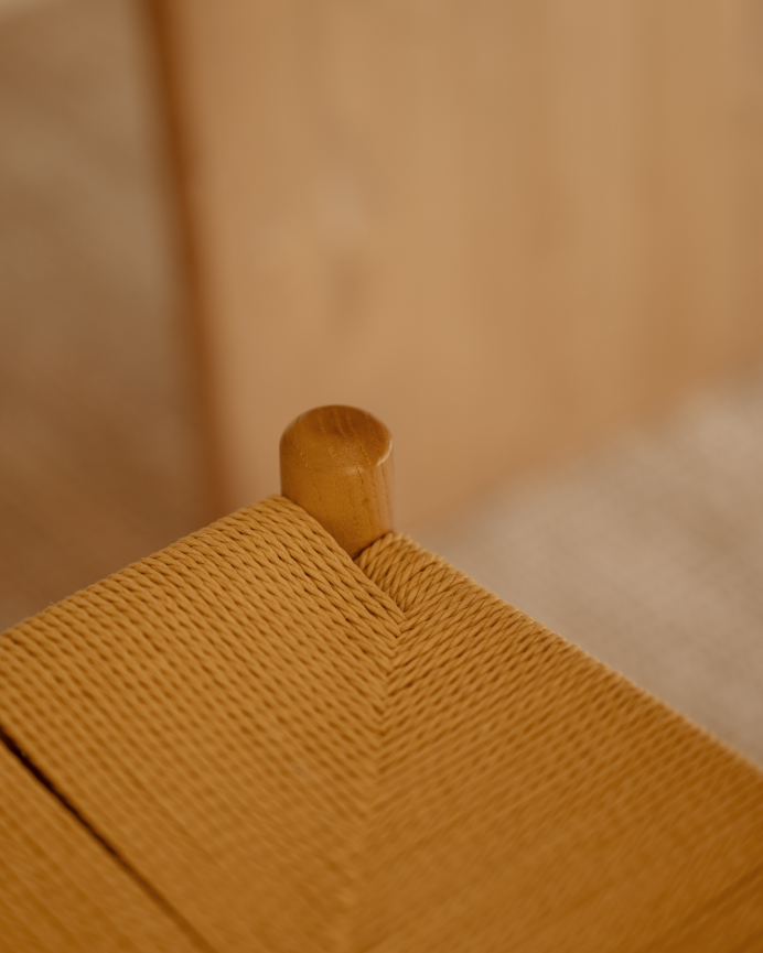 Chaise en bois d'orme et assise en corde tressée de ton naturel de 78xS1cm