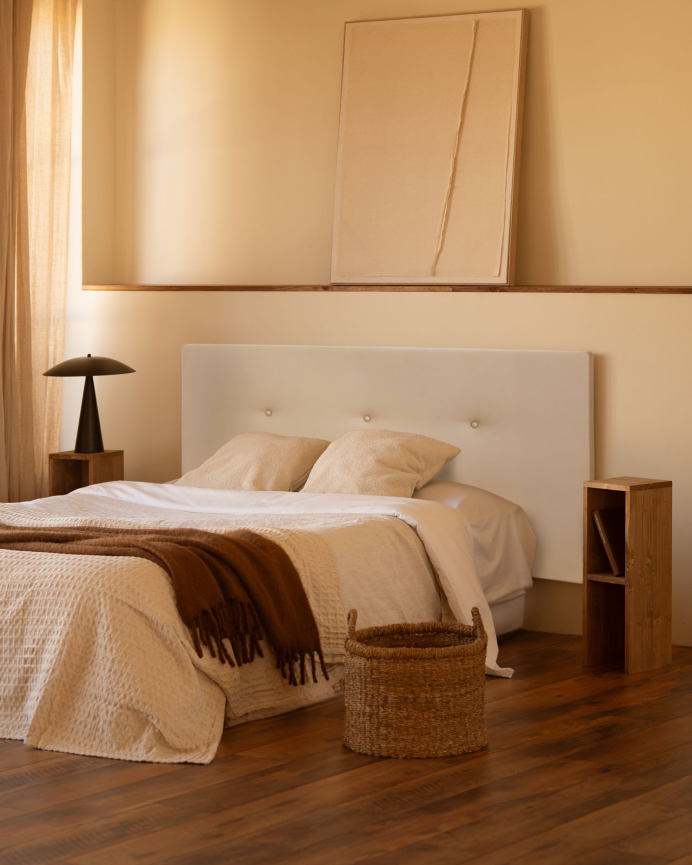 Tête de lit rembourrée en similicuir avec boutons marron en différentes tailles