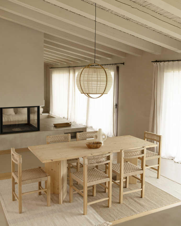 Table de salle à manger en bois massif en ton naturel en différentes tailles