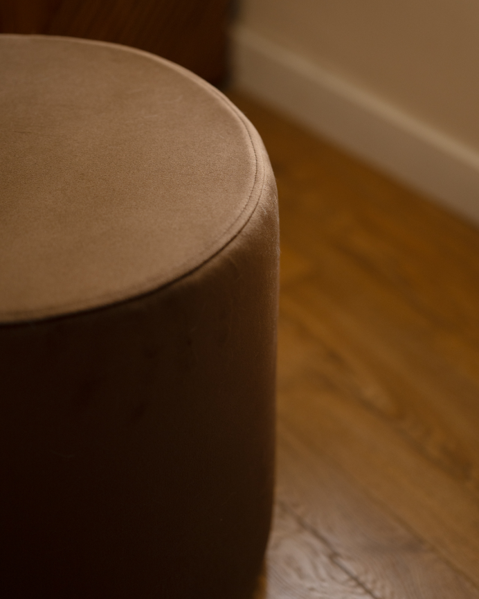 Pouf en ton brun de 44x42cm