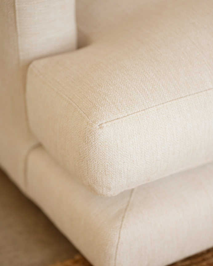 Canapé avec chaise longue droit ton blanc cassé en différentes tailles