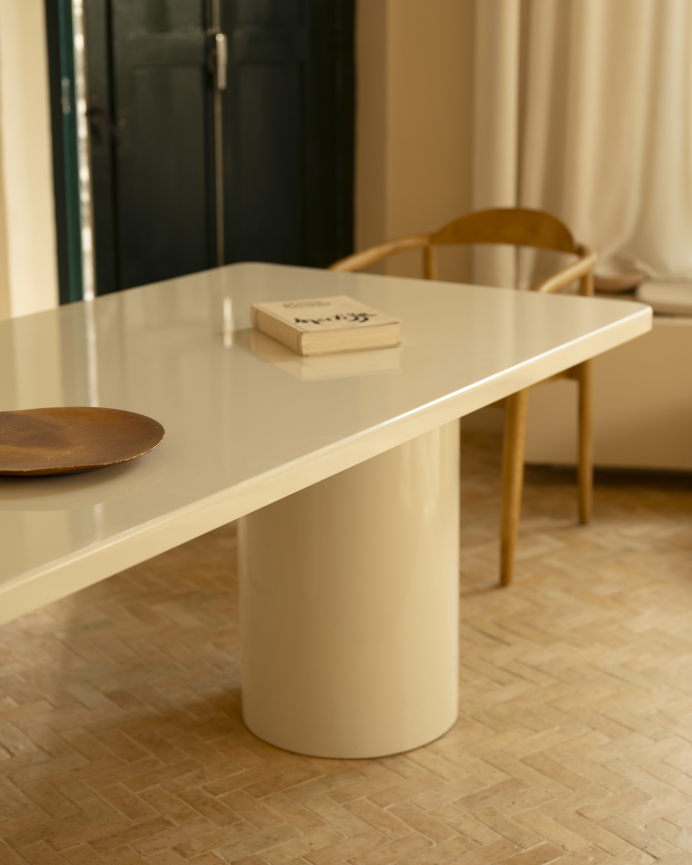 Table de salle à manger rectangulaire en bois naturel de peuplier ton laqué brillant blanc en plusieurs mesures