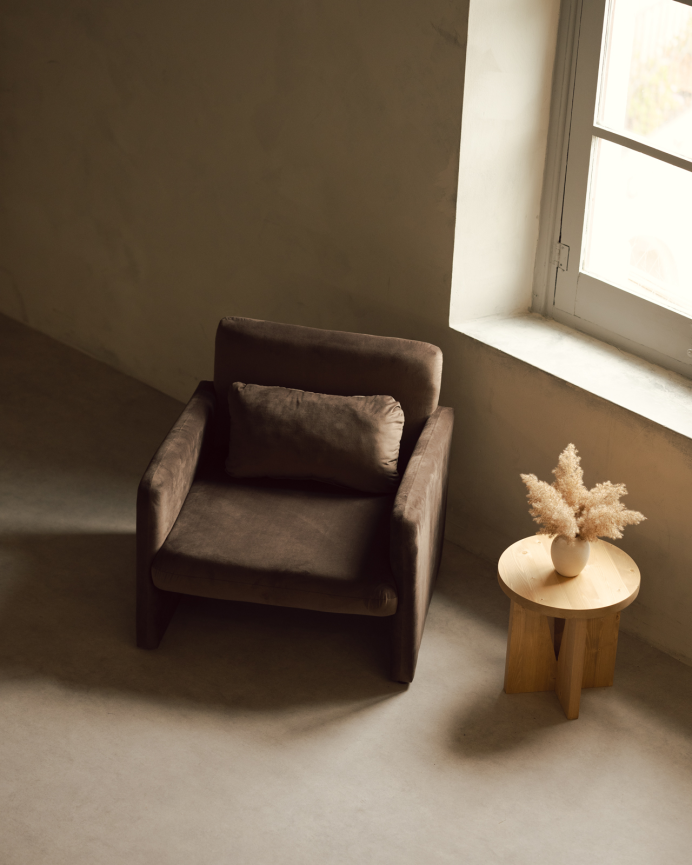 Fauteuil revêtu en velours marron 75x79cm