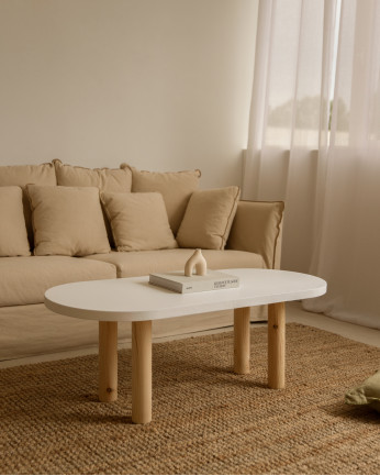 Tavolino ovale in legno massello con piano in tonalità bianca e gambe in tonalità naturale di 40x120cm.