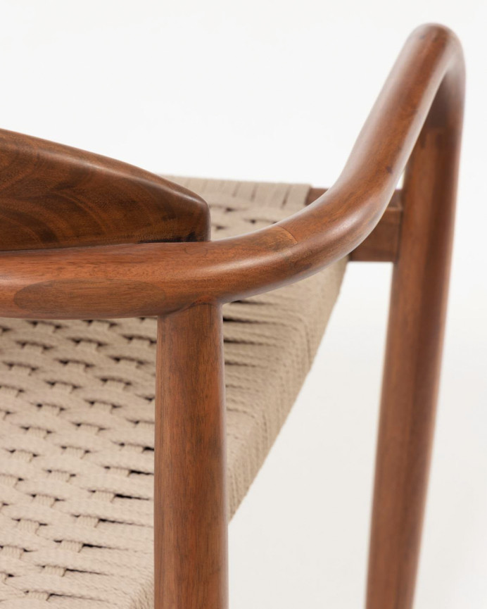 Sedie con struttura in legno di eucalipto e seduta in corda color beige di 77x50cm