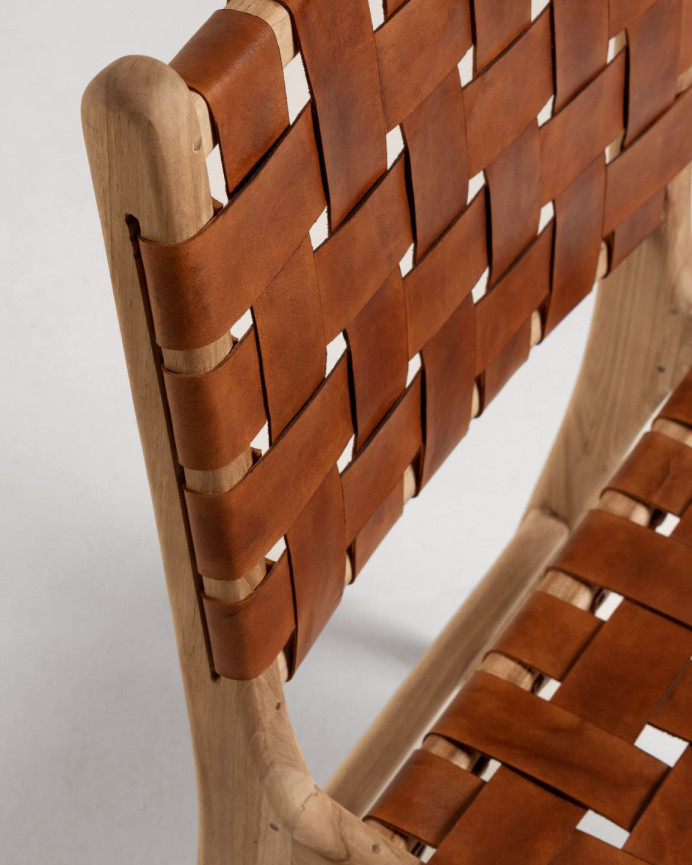 Sedie realizzate in pelle e legno di teak 80x46cm