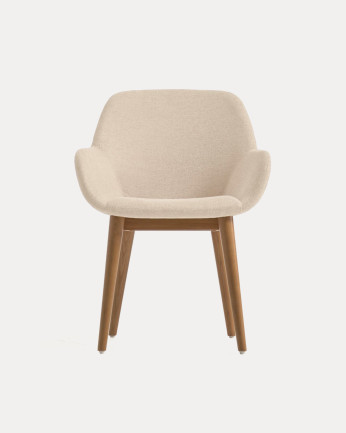 Sedie realizzate con tessuto, schiuma, compensato a basse emissioni E0, legno massello e legno di frassino