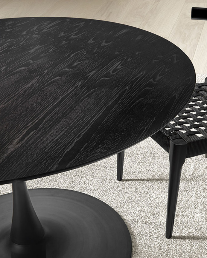 Sedia in legno massello di colore nero di 77cm