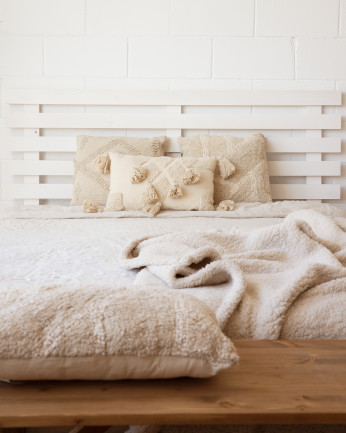 Testata del letto in legno massello in tono bianco di varie dimensioni