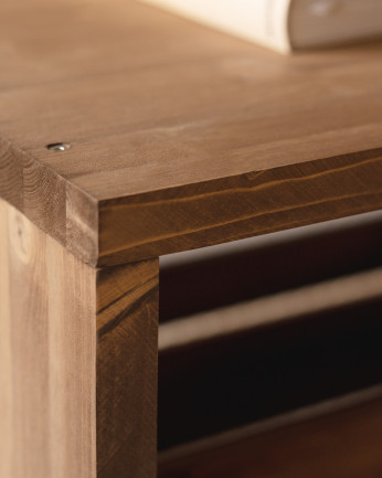 Tavolino da salotto in legno massello di colore quercia scura con ruote di 120x45cm.