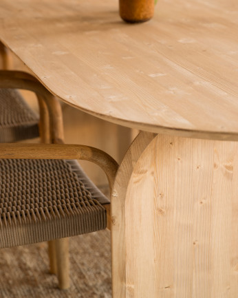 Tavolo da pranzo ovale in legno massello in tonalità rovere medio di varie misure