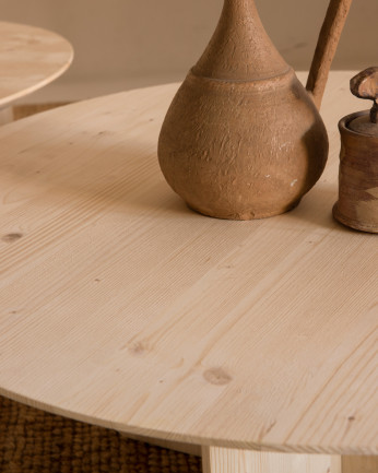 Tavolino rotondo in legno massello in tonalità naturale di varie misure