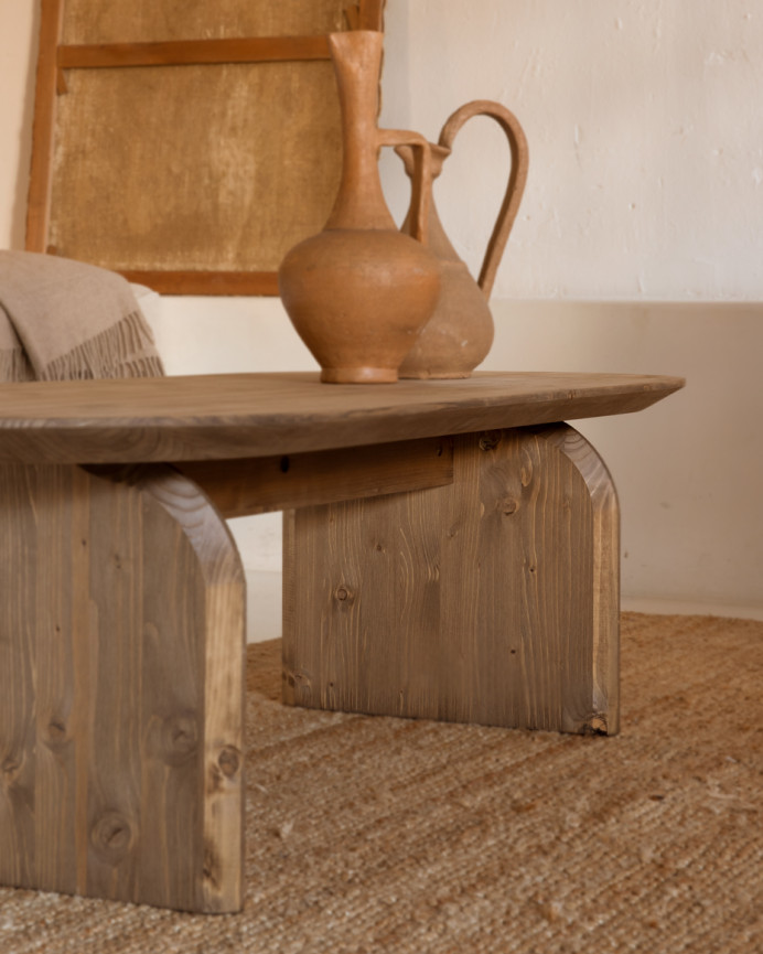 Tavolo da centro ovale in legno massello in tonalità di rovere scuro di varie dimensioni