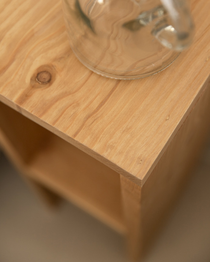 Comodino o ausiliario in legno massello in colore rovere medio di 60x20cm