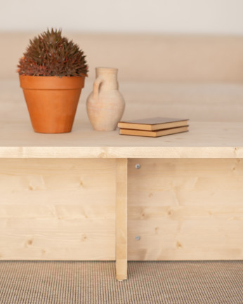 Tavolino da centro in legno massiccio in tonalità naturale di 120x70cm