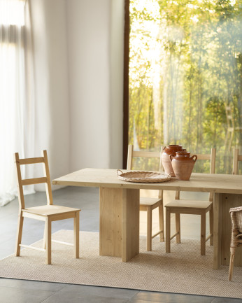 Tavolo da pranzo in legno massello in tonalità di rovere medio di varie dimensioni