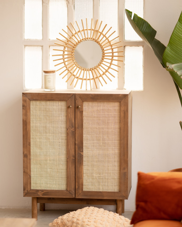 Credenza in legno massello e midollo di rattan a 2 porte in tonalità di rovere scuro di 100x80cm