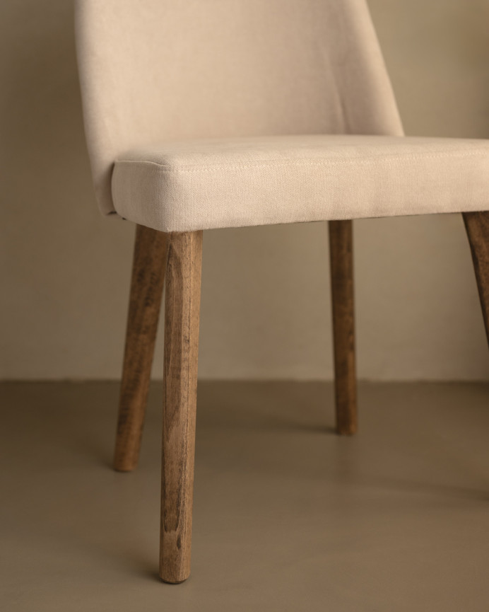 Sedia imbottite in color pietra con gambe in legno rovere scuro 87cm
