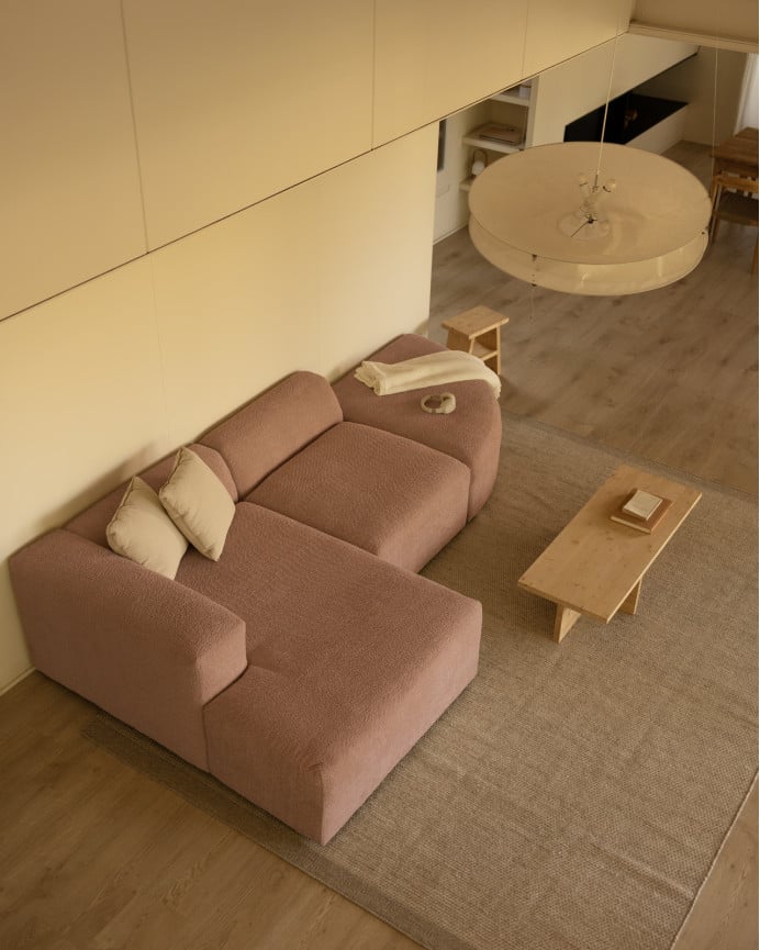 Divano curvo a 3 moduli con chaise longue in bouclé rosa 320x172cm