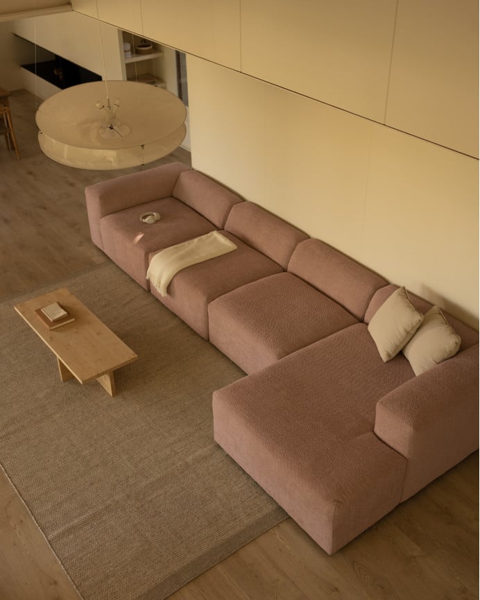 Divano a 4 moduli con chaise longue in bouclé rosa 420x172cm