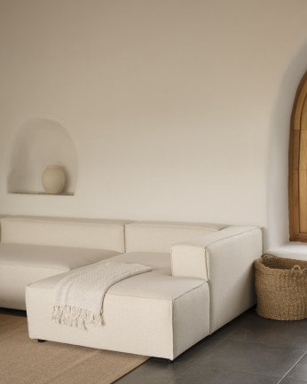 Divano con chaise longue colore bianco rovinato di varie misure