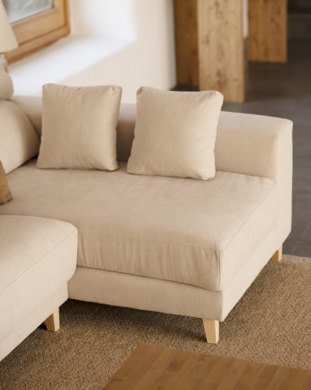 Divano con chaise longue di colore beige di varie misure