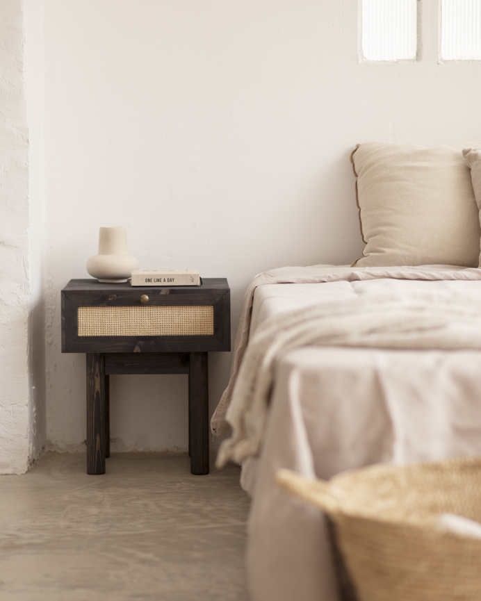 Pack de 2 comodini in legno massello e rattan con un cassetto tono nero da 40x45cm
