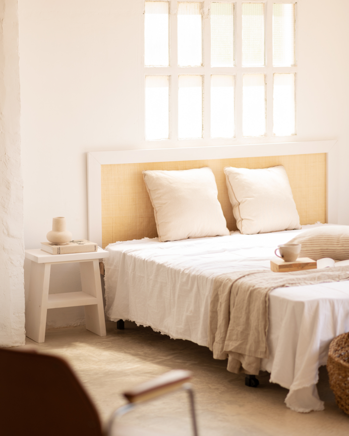 Pack de 2 comodini o tavolini ausiliari in legno massello tono bianco da 45x39cm