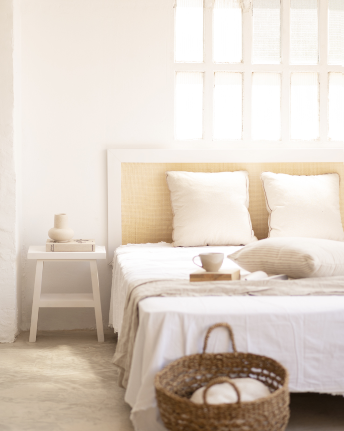 Pack de 2 comodini o tavolini ausiliari in legno massello tono bianco da 45x39cm