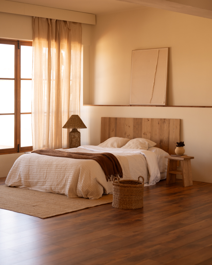 Testata di letto in legno massello in tonalità di rovere scuro in diverse misure
