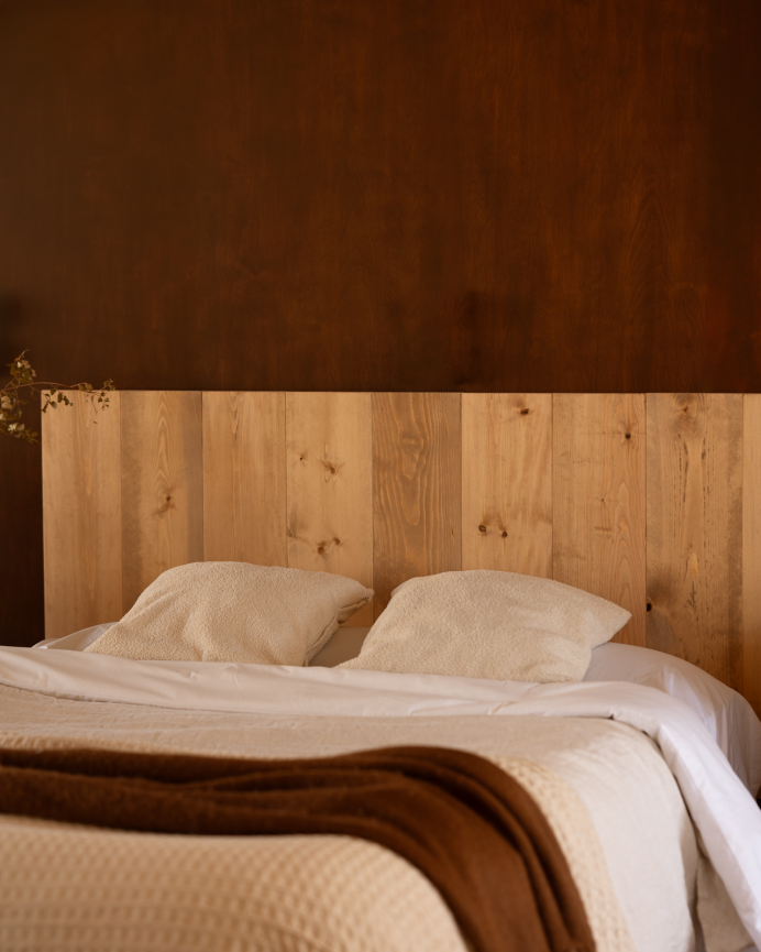 Testata di letto in legno massello in tonalità di rovere medio in diverse misure