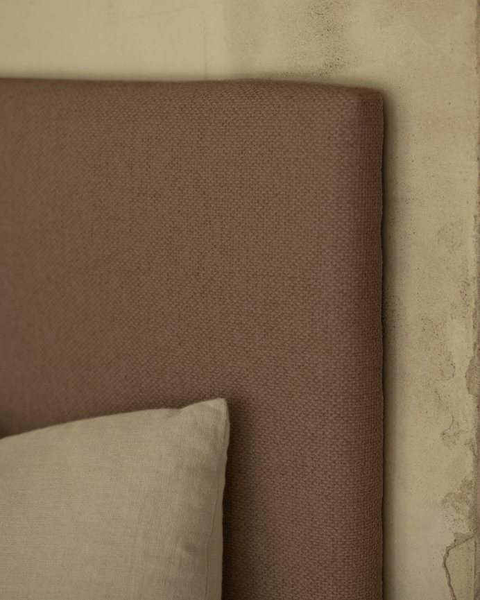 Testiera imbottita in marrone in diverse misure