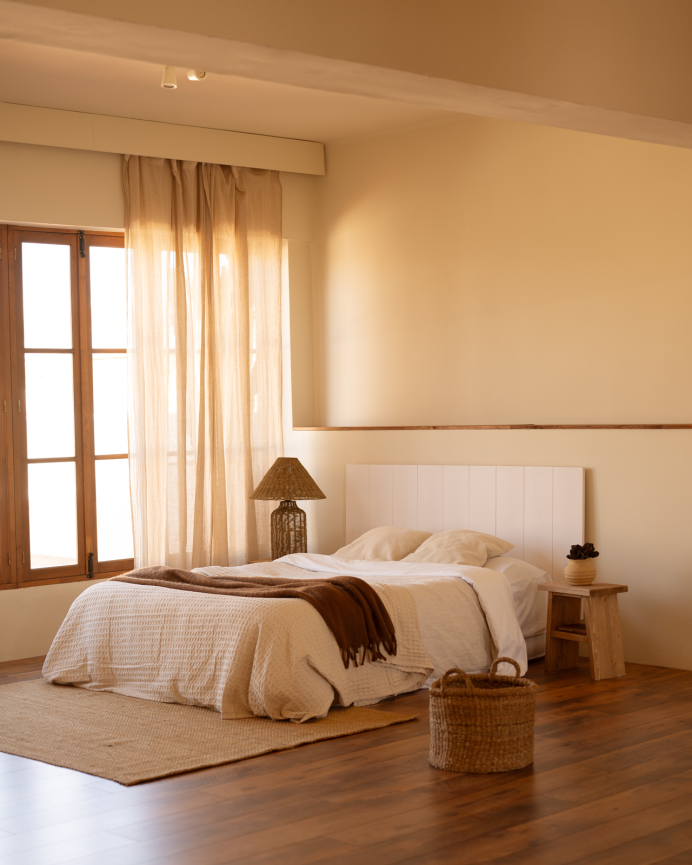 Testata di letto in legno massello color bianco disponibile in diverse misure