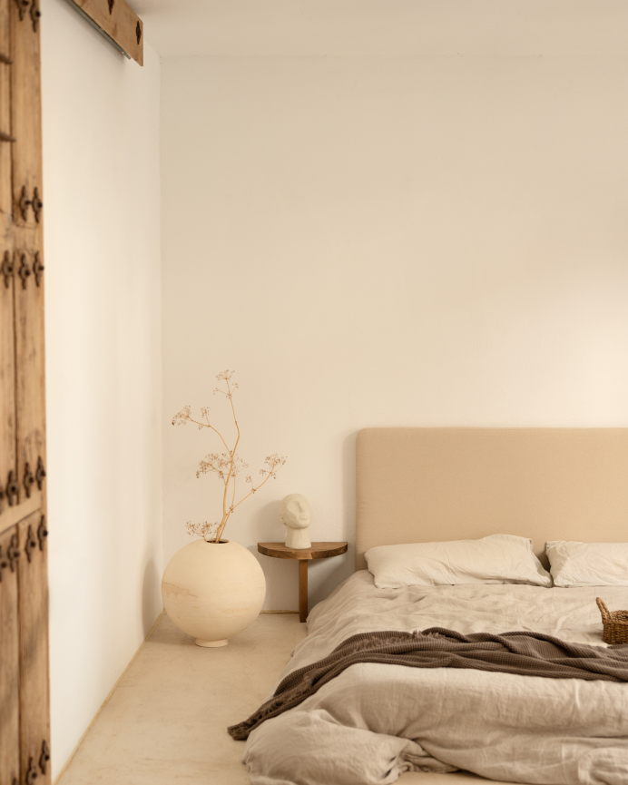 Pack de 2 comodini sospesi in legno massello tono rovere scuro da 27x40cm