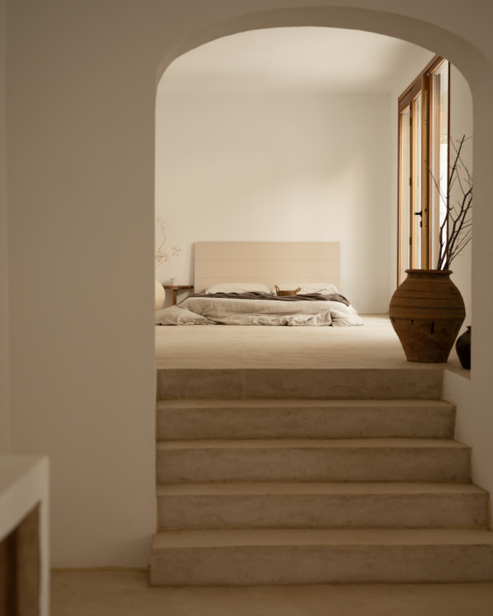 Pack de 2 comodini sospesi in legno massello tono rovere scuro da 27x40cm