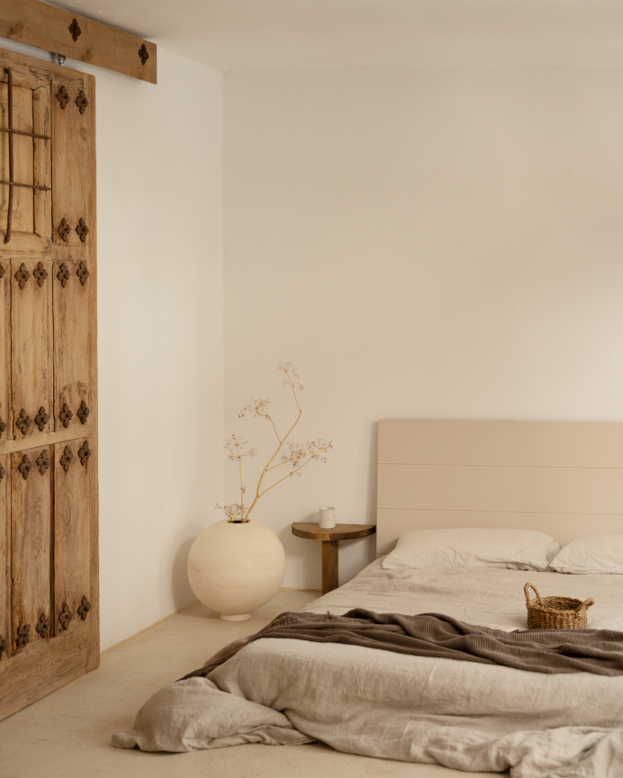Pack de 2 comodini sospesi in legno massello tono rovere scuro da 27x40cm