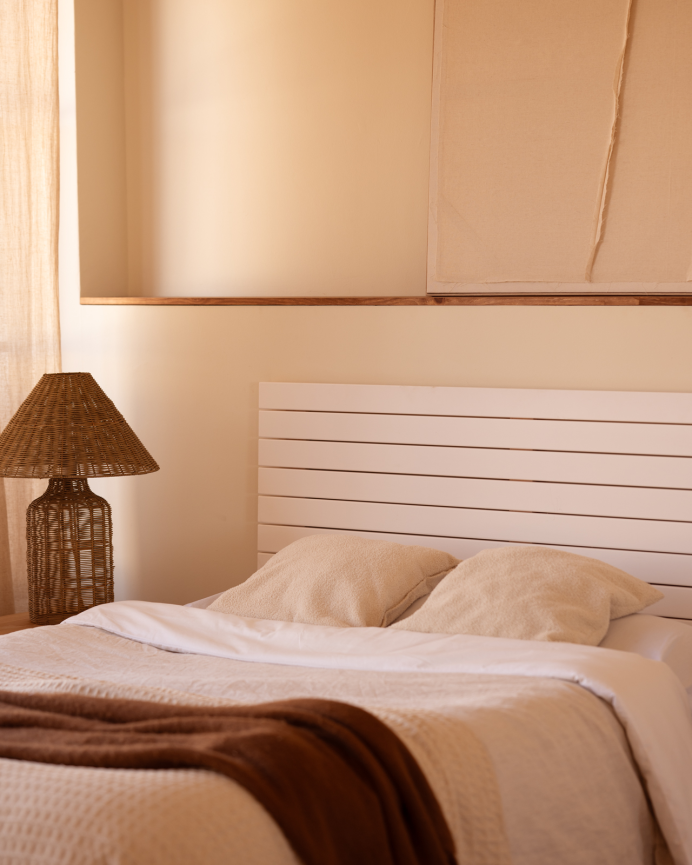 Testata di letto in legno massello in tonalità bianca in diverse misure