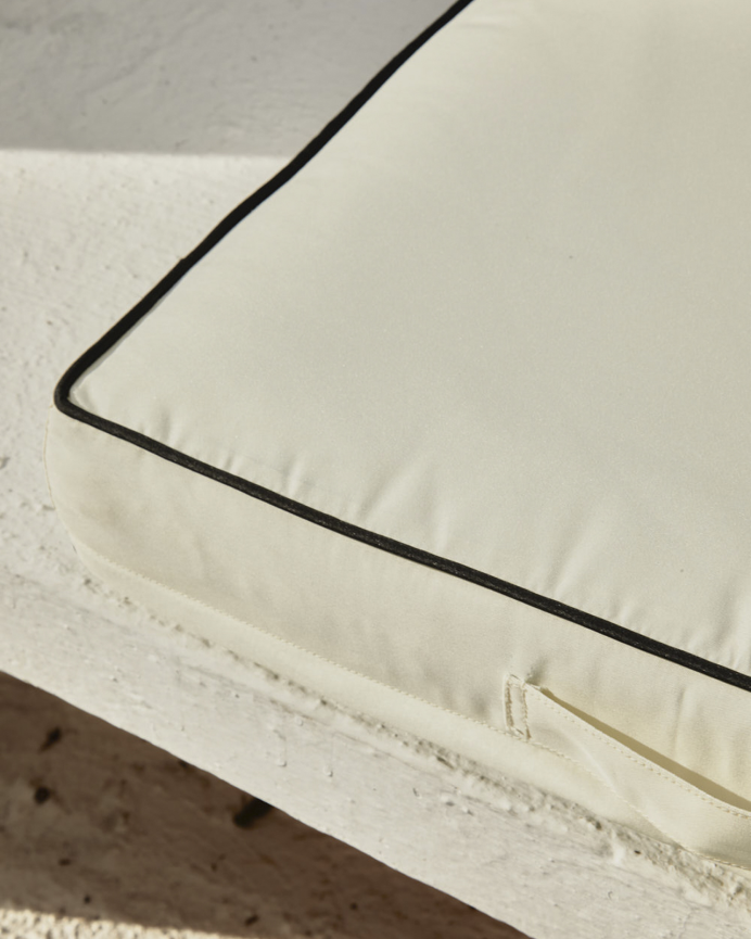 Cuscino da pavimento color naturale in diverse misure