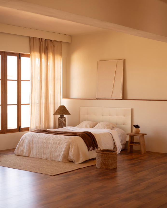 Testiera imbottita in ecopelle con pieghe in colore beige in diverse misure