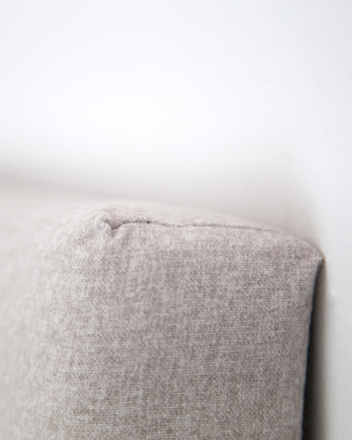 Testiera imbottita in poliestere liscio in colore beige in diverse misure